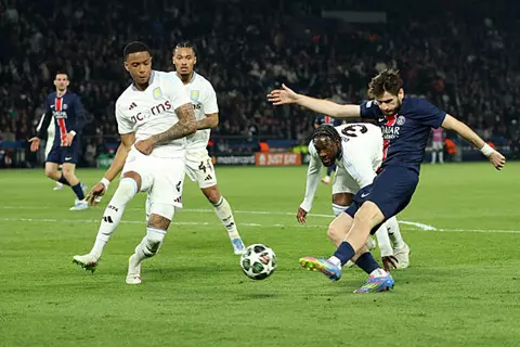 هدف باريس سان جيرمان الثاني أمام أستون فيلا (كفارتسخيليا)