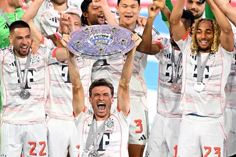 تتويج بايرن ميونيخ بالدوري الألماني