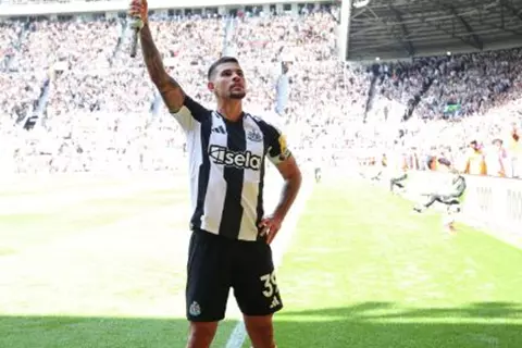 هدف نيوكاسل الثاني أمام تشيلسي