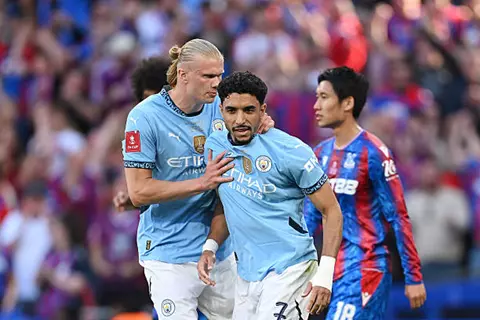 ملخص لمسات عمر مرموش في مباراة كريستال بالاس ومانشستر سيتي