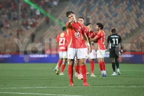 تسديدة صاروخية.. هدف الأهلي الأول أمام البنك الأهلي ( إمام عاشور )