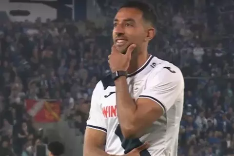 هدف كوكا الملغي واحتفاله بالبقاء في الدوري بعد الفوز على ستراسبورج