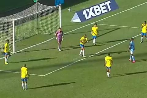 فرصتان ضائعتان من إبراهيم عادل وماييلي أمام صنداونز