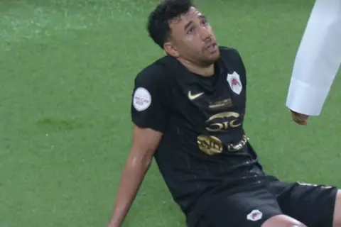 حزن تريزيجيه بعد خسارة كأس أمير قطر