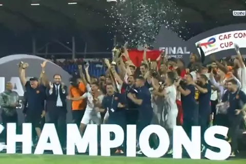 مراسم تتويج نهضة بركان بلقب كأس الكونفدرالية