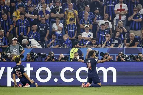 هدف باريس سان جيرمان الثاني أمام إنتر