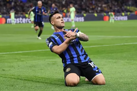 هدف إنتر الأول أمام برشلونة (مارتينيز)