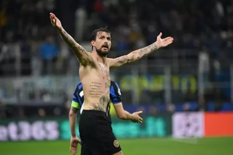 هدف إنتر الثالث أمام برشلونة (أتشيربي)