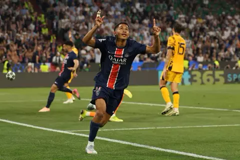 هدف باريس سان جيرمان الخامس أمام إنتر