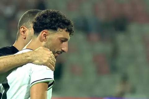 ملخص لمسات وسام أبو علي في مباراة فلسطين وعمان