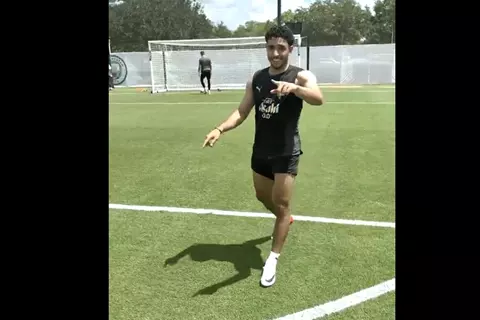 عمر مرموش ينجح في تحدي التسديدات في مانشستر سيتي