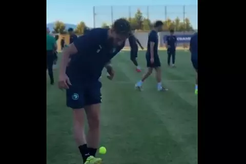 مهارة لاعبي بيراميدز بكرة التنس