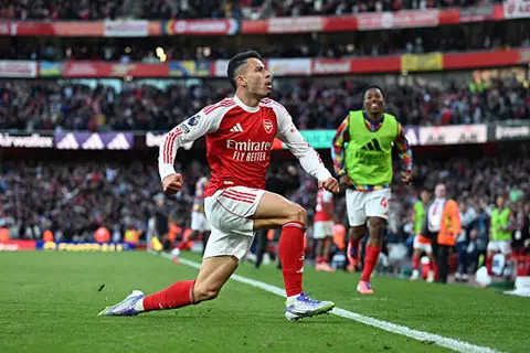 هدف أرسنال الأول أمام مانشستر سيتي (مارتينيلي)