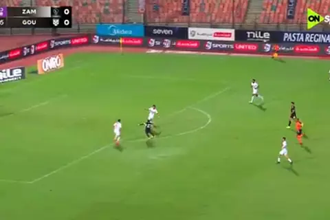 العارضة تمنع أرنو من تسجيل هدف أمام الزمالك 