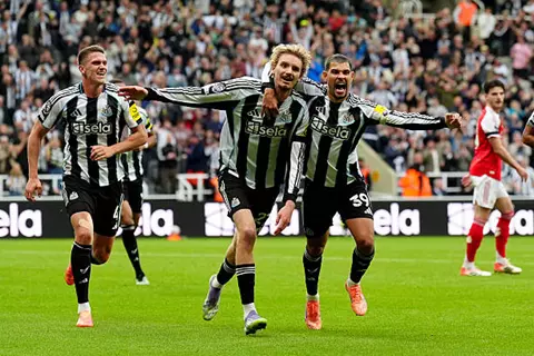 هدف نيوكاسل الأول أمام أرسنال (فولتيماد)