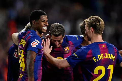 هدف برشلونة الثاني أمام ريال سوسيداد (ليفاندوفسكي)