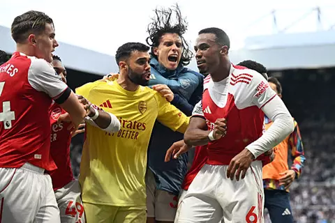 أهداف مباراة نيوكاسل وأرسنال