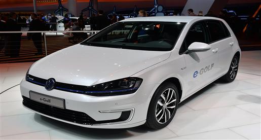 2014-Volkswagen-e-Golf-03