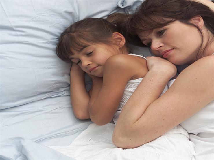 طبيب نفسي يوضح طرق وأهمية نوم الطفل بمفرده في غرفته                                                                                                                                                     