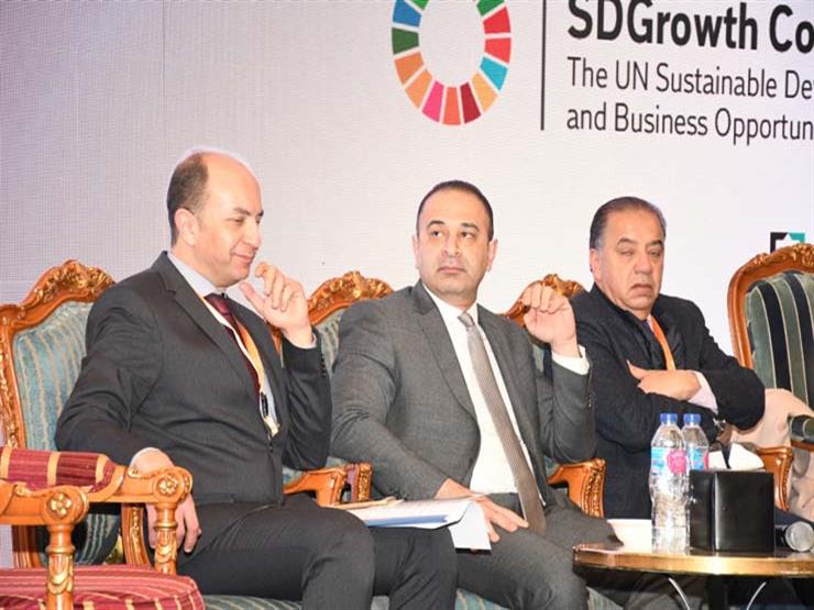 أحمد كمالي نائب وزيرة التخطيط خلال مؤتمر التنمية المستدامة لتنمية الأعمال (2)