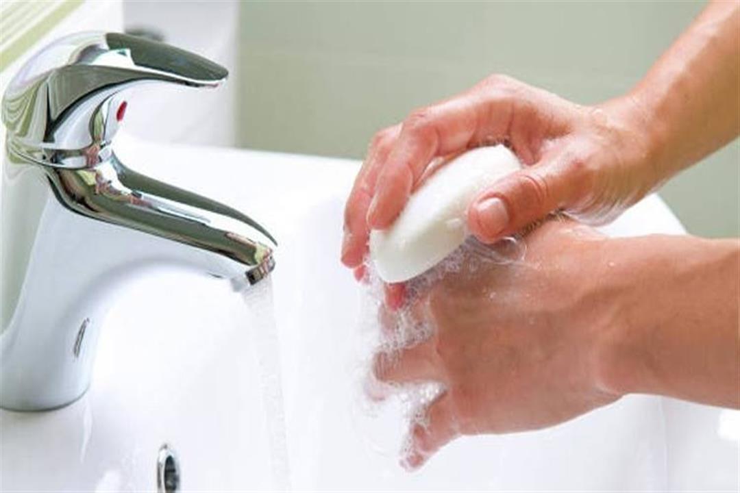 غسل اليدين بعد المرحاض