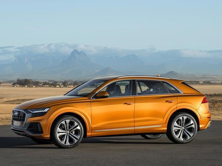 AUDI_Q8