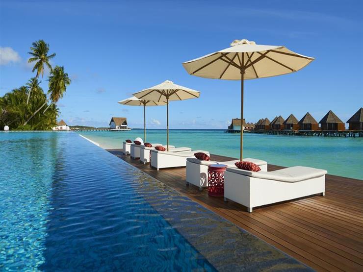 Mercure Maldives Kooddoo Resort..
