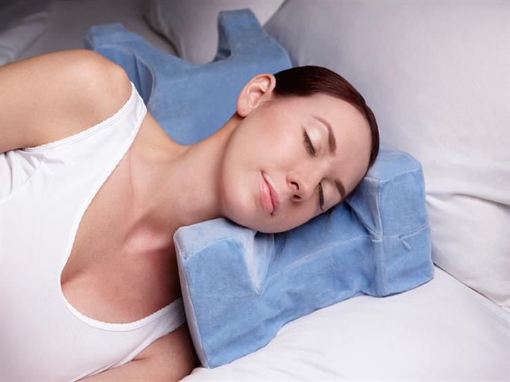 14501210-the-juverest-pillow-helps-prevent-and-reduce-sleep-wrinkles-for-back-and-side-sleepers-1564574567-728-54da9416f0-1564745331