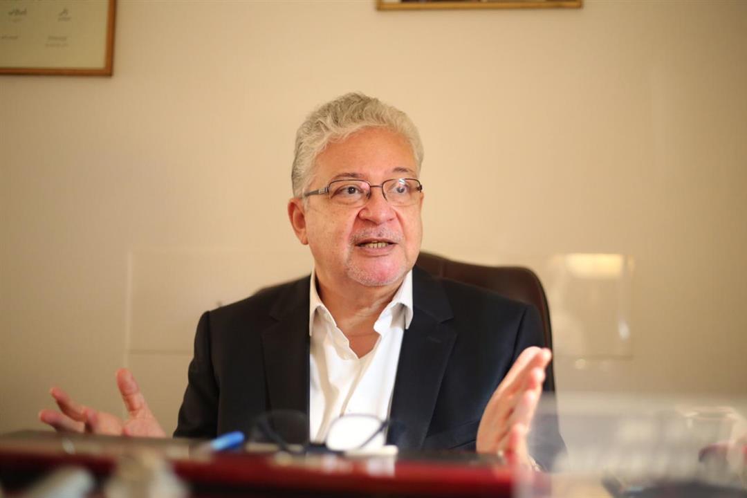 الدكتور عماد حمادة