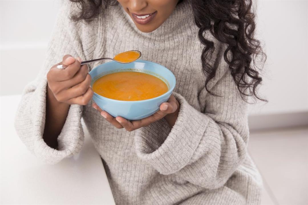 تناول الحساء