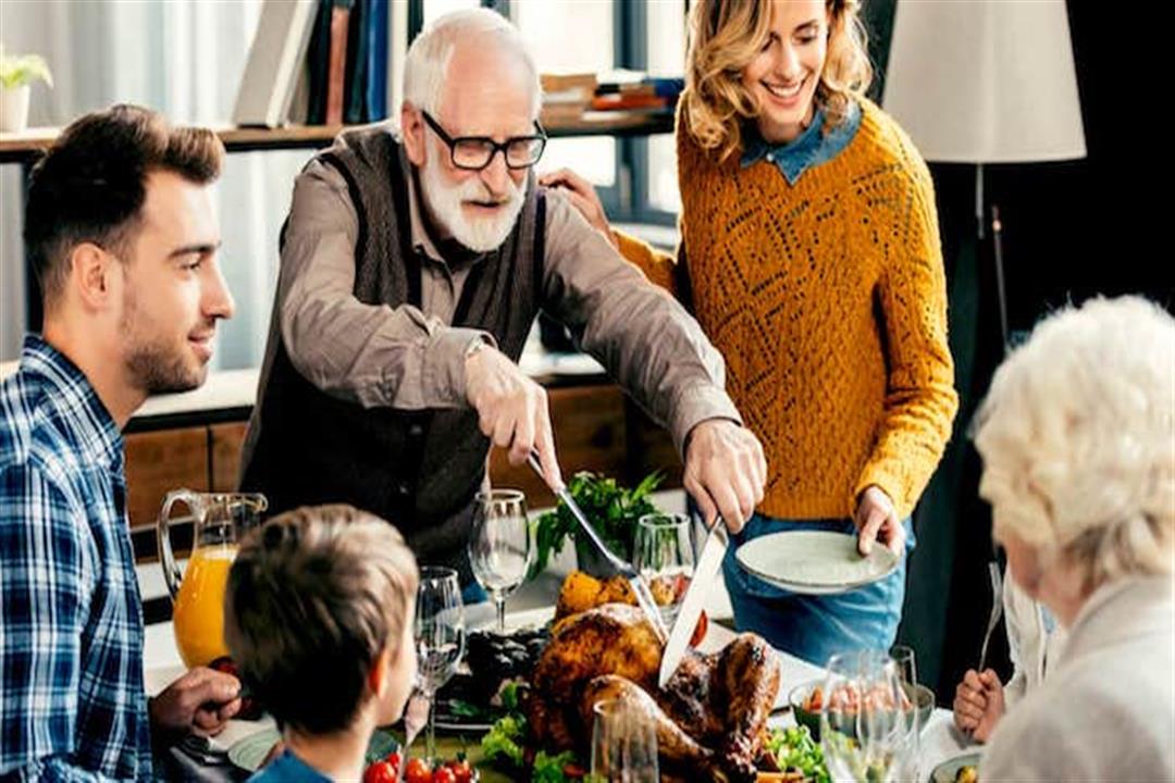 family-gathering-thanksgiving
