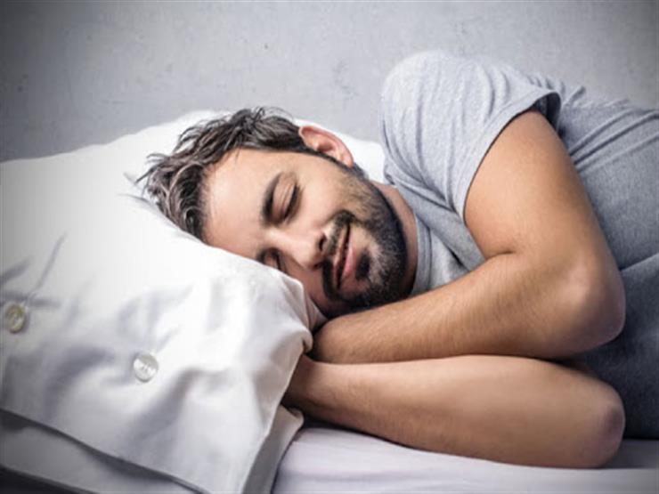 انخفاض ضغط الدم ودرجة الحرارة أثناء النوم