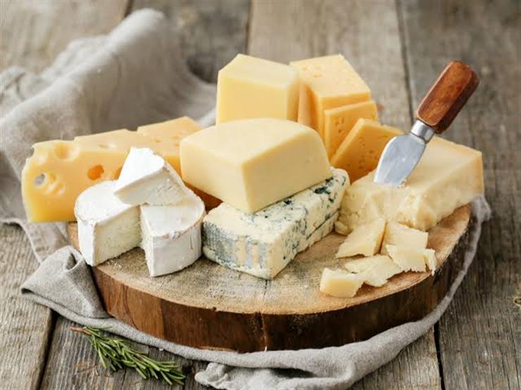 ماذا يحدث لك إذا تناولت 40 جراما من الجبن كل يوم؟