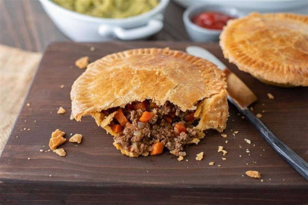 Minced-Beef-and-Onion-Pies-10-735x491