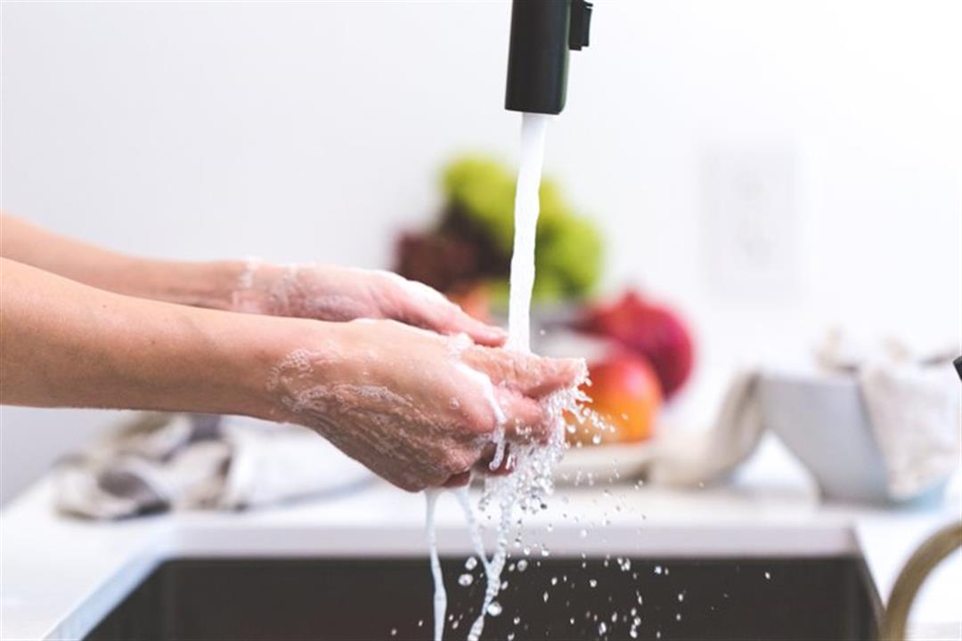 cooking-hands-handwashing-health-5.2e16d0ba.fill-735x490