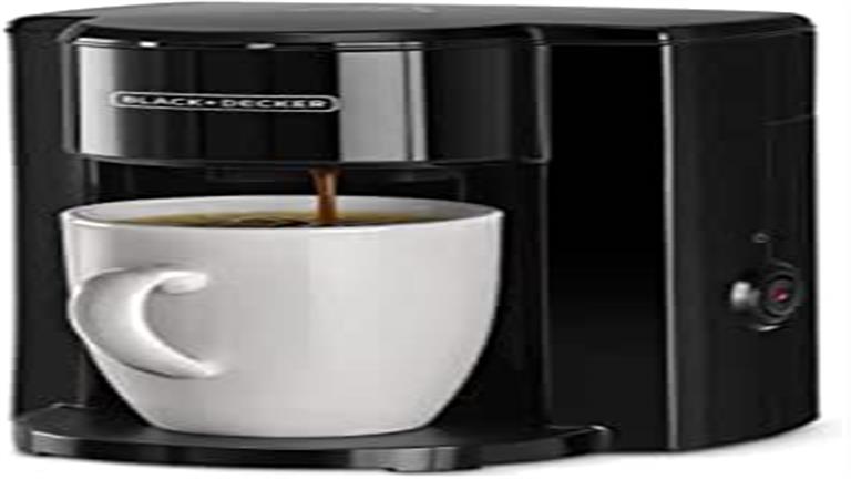 ماكينة صنع القهوة من بلاك اند ديكر, لونه أسود, بسعر 329 جنيها