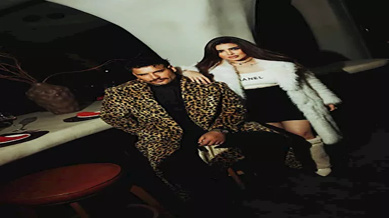 المطرب مسلم من أحدث جلسة تصوير مع زوجته