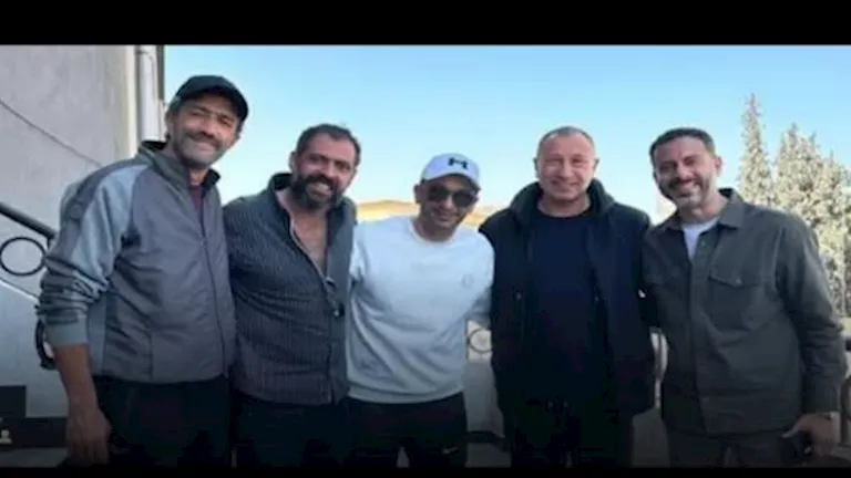 الخطيب مع فريق عمل مسلسل كتالوج