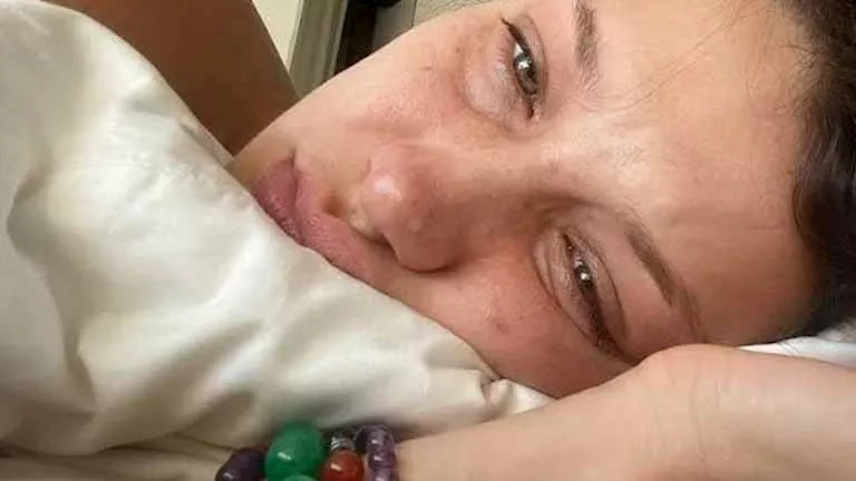 بيلا حديد ومعاناتها مع مرض لايم (1)