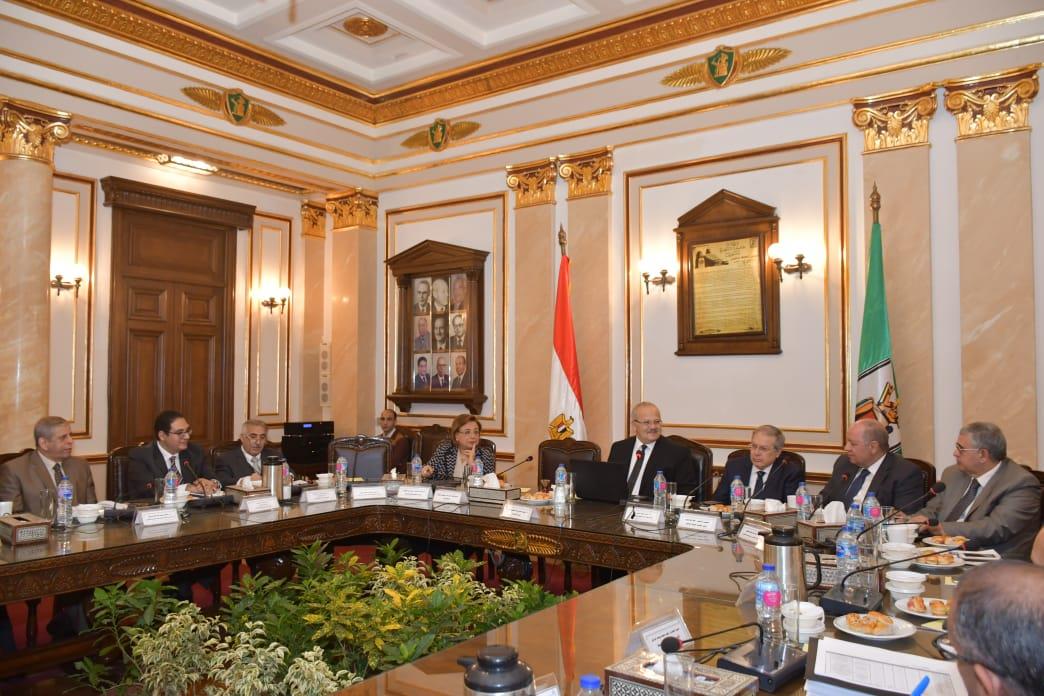 اجتماع مجلس جامعة القاهرة (2)