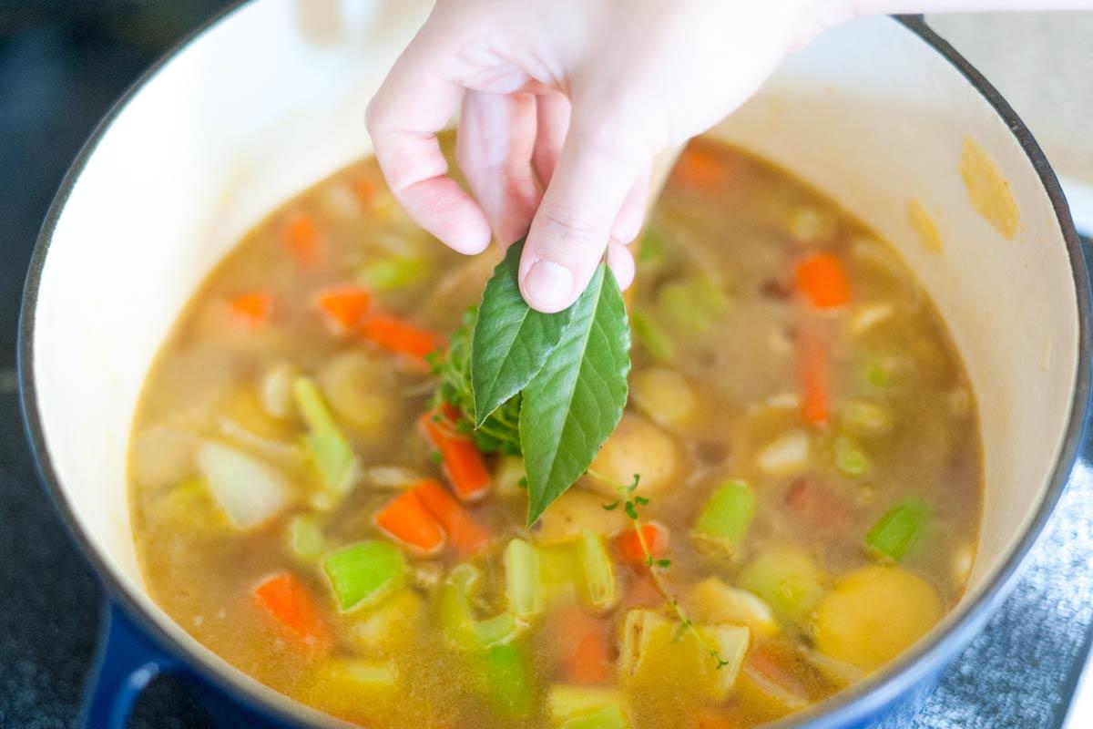 121-004837-how-make-vegetable-soup-4
