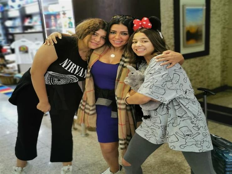 رانيا يوسف مع ابنتيها