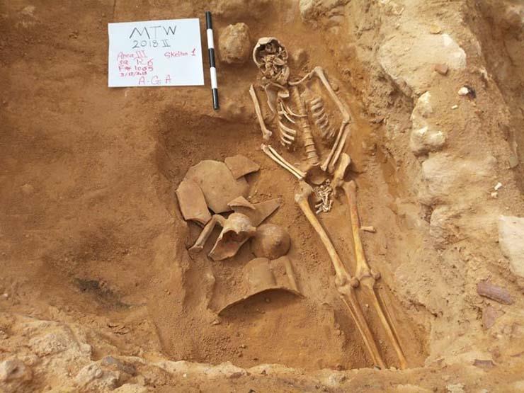 دفنة فقيرة بالإسكندرية لسيدة في منتصف العمر من العصر اليوناني الروماني