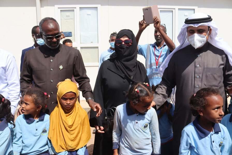 رئيس البرلمان العربي يزور مخيم أبخ اليمني في جيبوتي (1)
