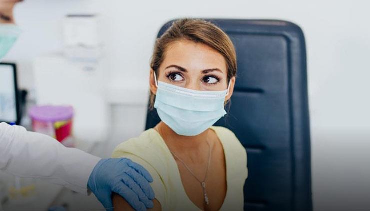 لماذا لا تظهر آثار جانبية عند البعض بعد تلقي لقاح كورونا؟