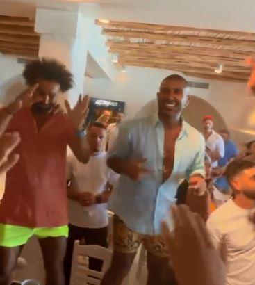 أحمد سعد ومحمد صلاح (4)