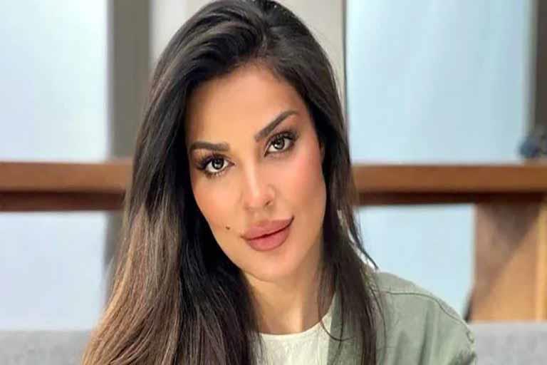 حقيقة فيديو متداول لـ نادين نسيب نجيم بعد انفصالها عن خطيبها