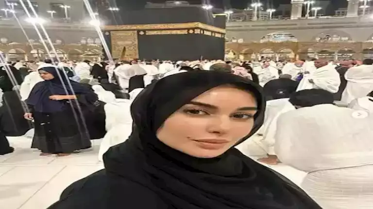 ياسمين صبري تؤدي العمرة.. وهذا ما قالته (صور) 1