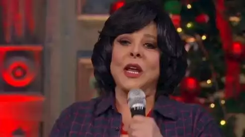 الفنانة الكبيرة إسعاد يونس