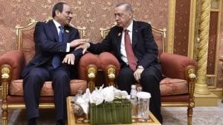 السيسي يعقد جلسة مباحثات موسعة مع أردوغان